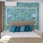 лукс на море Luxury In Downtown With Garage Apartament
