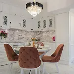 лукс на море Luxury In Downtown With Garage * Warna