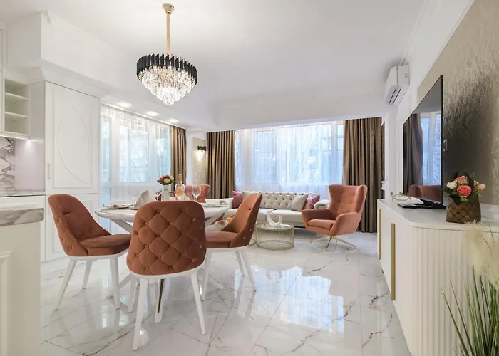 лукс на море Luxury In Downtown With Garage *