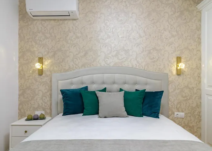 Апартаменты лукс на море Luxury In Downtown With Garage *