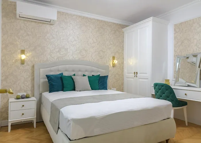 Апартаменты лукс на море Luxury In Downtown With Garage