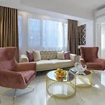 Lägenhet лукс на море Luxury In Downtown With Garage *