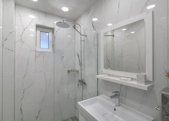 лукс на море Luxury In Downtown With Garage Varna